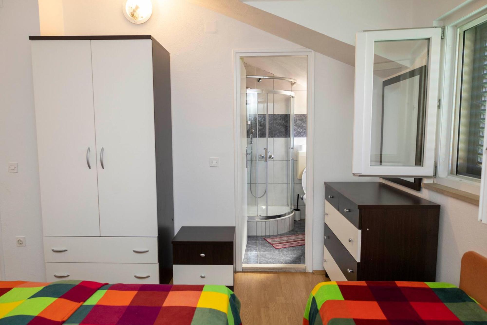 Apartments Jaksic - Zile Supetar Ngoại thất bức ảnh