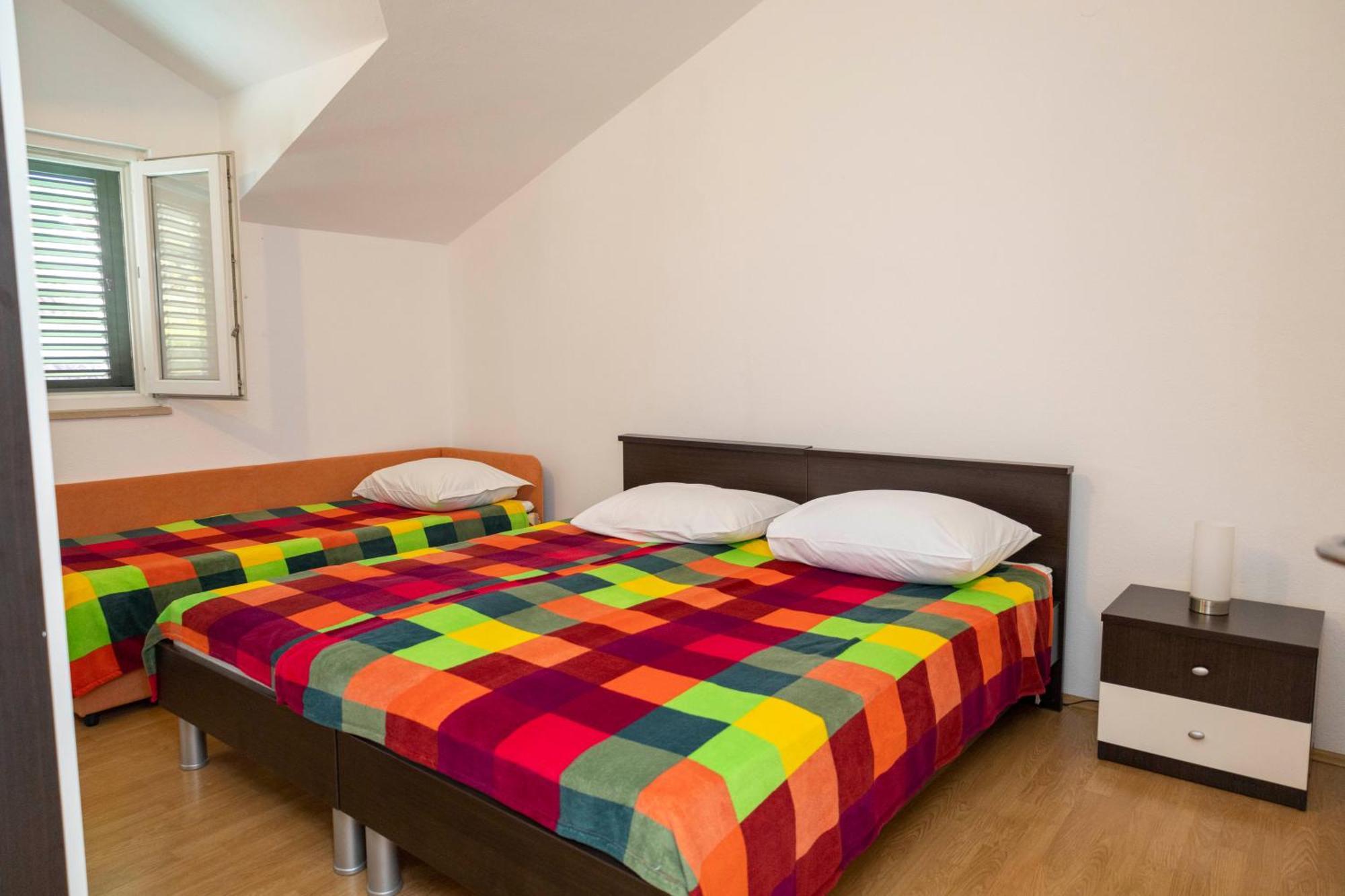 Apartments Jaksic - Zile Supetar Ngoại thất bức ảnh