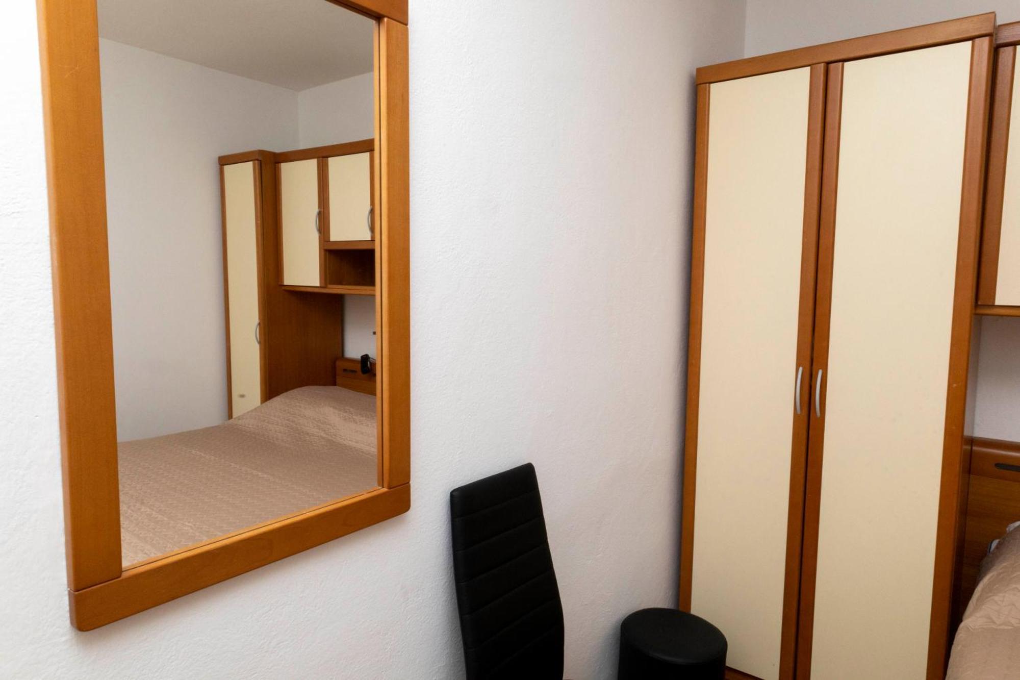 Apartments Jaksic - Zile Supetar Ngoại thất bức ảnh