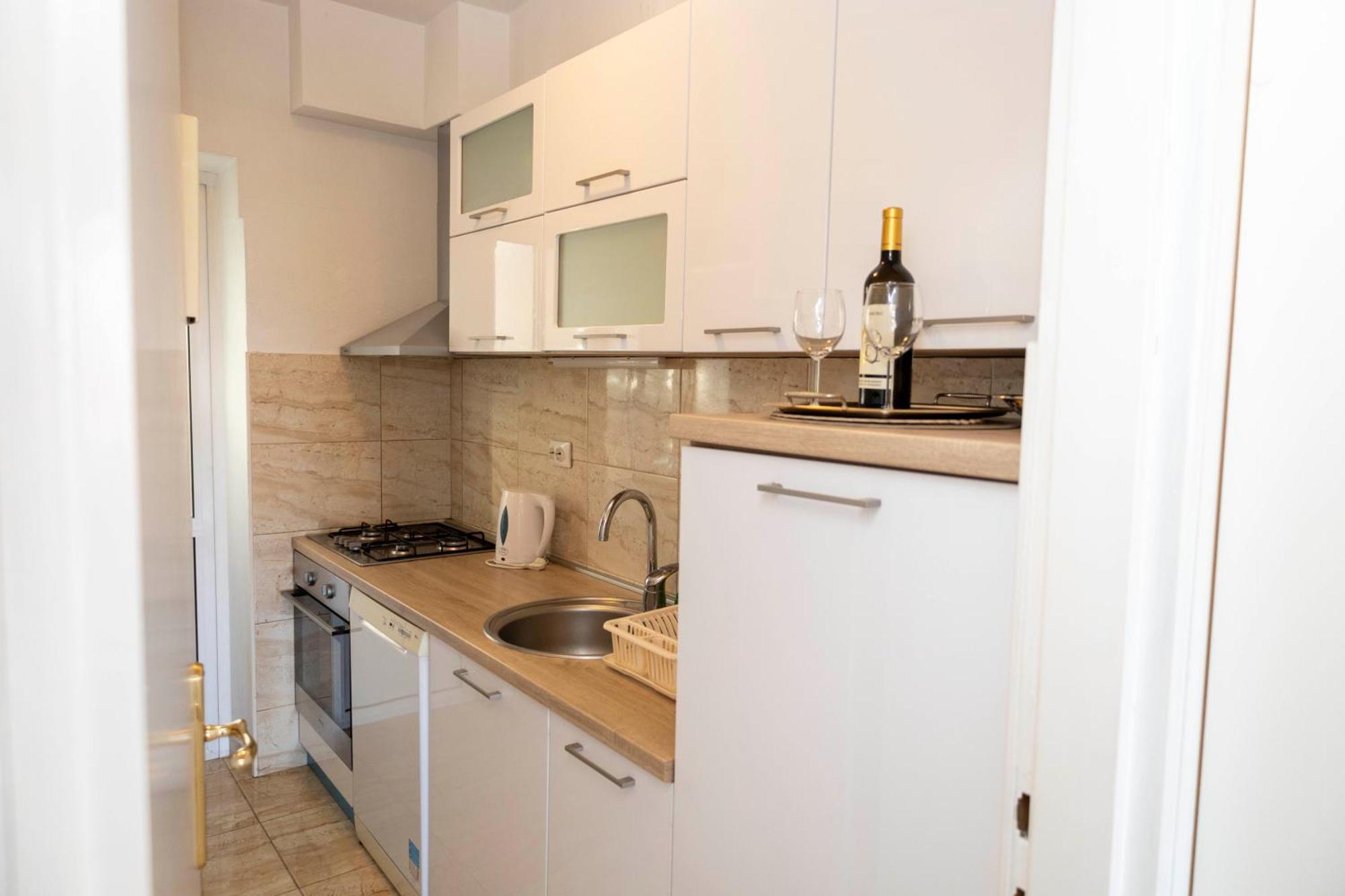 Apartments Jaksic - Zile Supetar Ngoại thất bức ảnh
