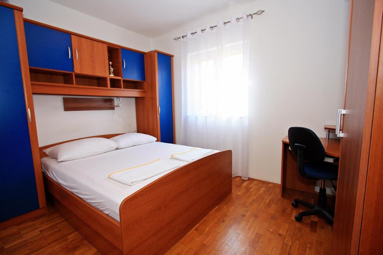 Apartments Jaksic - Zile Supetar Ngoại thất bức ảnh