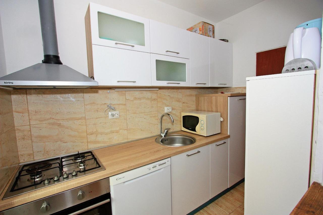 Apartments Jaksic - Zile Supetar Ngoại thất bức ảnh