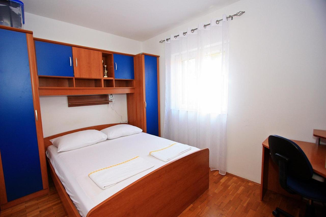 Apartments Jaksic - Zile Supetar Ngoại thất bức ảnh
